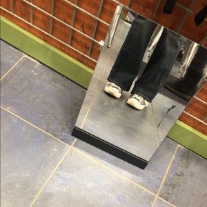 Meet your Posher, Hadil